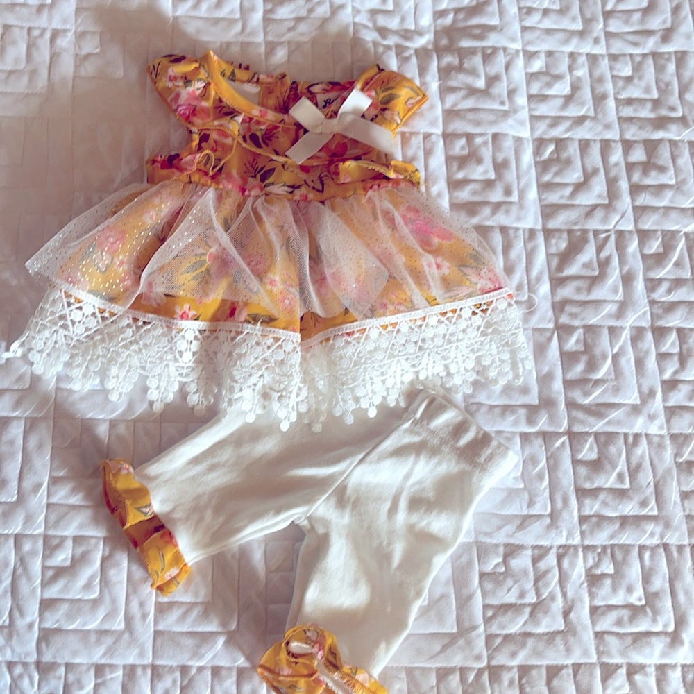 Really pretty babies dress set